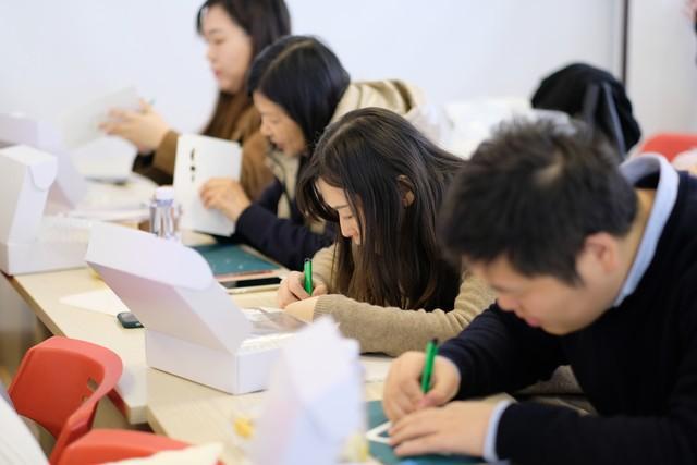 寶航人(ren)力(li):直播帶崗新(xin)形勢(shi),提升求職者的(de)就業新(xin)體(ti)驗(yàn)